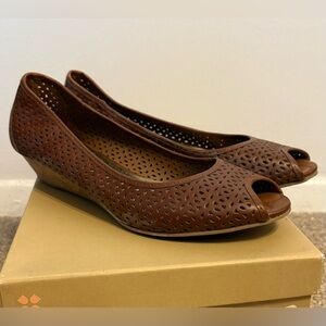 Dexflex Comfort Faux Leather Brown Cork Wedge Heels Sandals Shoes Size 8.5